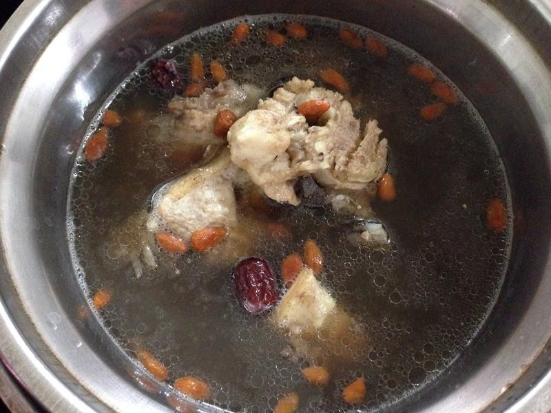 藥膳龍膽石斑魚湯